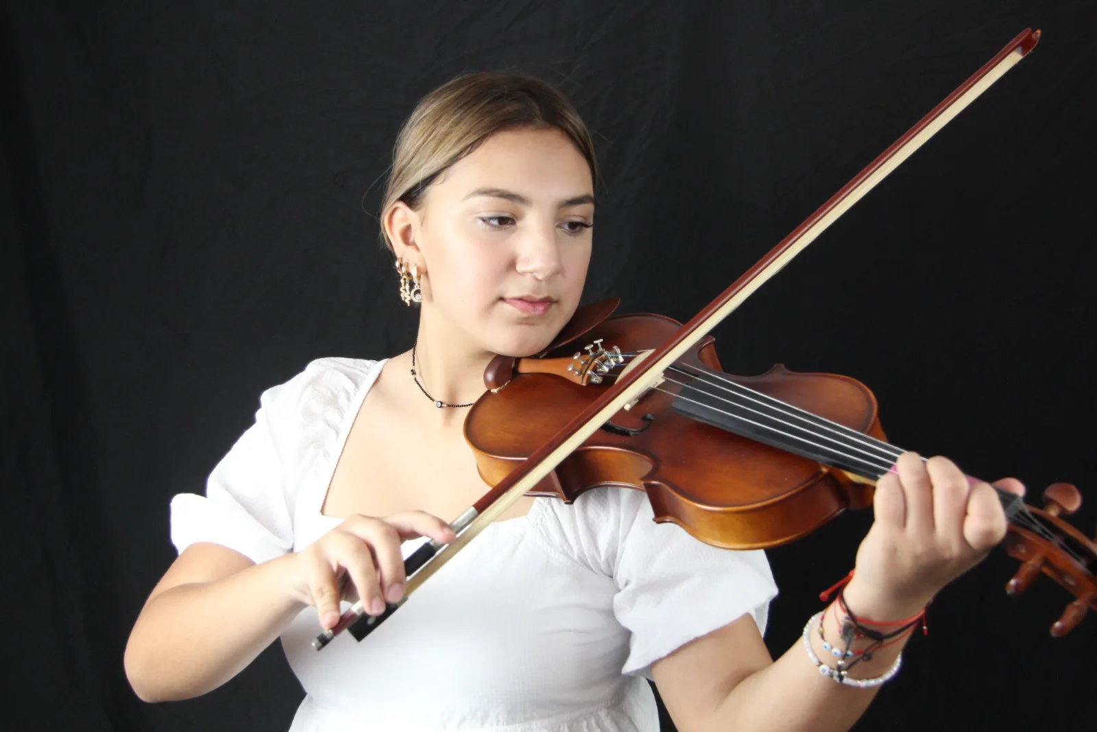 Alumna de violín en recital